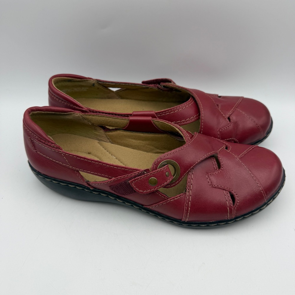 Clarks Mary Jane Flats Womens 9.5 Red Leather Cutout Strappy Comfort Casual - Picture 3 of 8